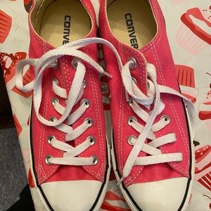 Converse size 8